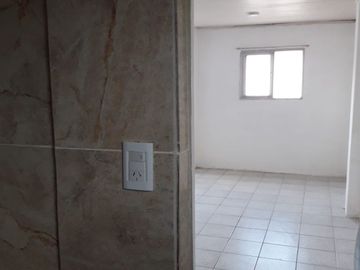 SE VENDE CASA con DEPARTAMENTO sobre EMILIO de la CALLE 300