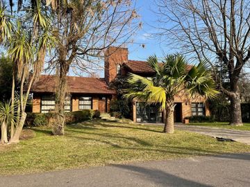 CHALET DE 4 AMB CON PISCINA EN COUNTRY EL PARAISO