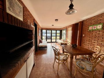 CHALET DE 4 AMB CON PISCINA EN COUNTRY EL PARAISO