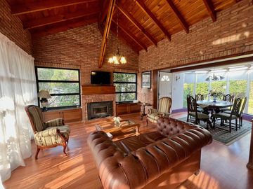 CHALET DE 4 AMB CON PISCINA EN COUNTRY EL PARAISO
