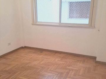 Caballito/Muy Buen Departamento 4 Ambientes con Dependencia y Cochera