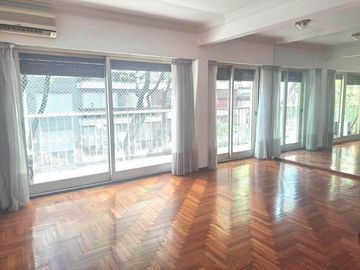 Caballito/Muy Buen Departamento 4 Ambientes con Dependencia y Cochera