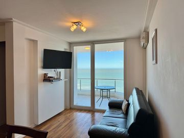 DEPTO FRENTE AL MAR CON DORMITORIO AL FRENTE