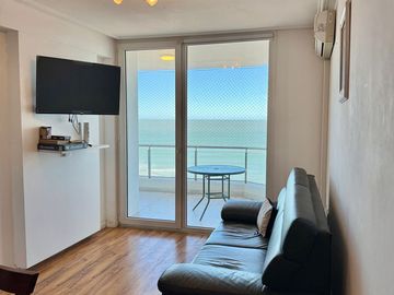DEPTO FRENTE AL MAR CON DORMITORIO AL FRENTE