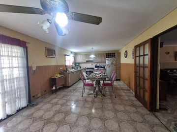 Chalet en venta en Parque Quirno