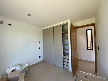 CASA CATEGORÍA BARRIO LA TOSCANA VISTALBA