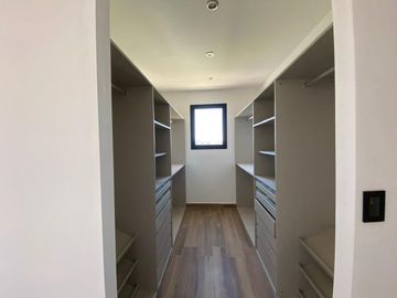 CASA CATEGORÍA BARRIO LA TOSCANA VISTALBA