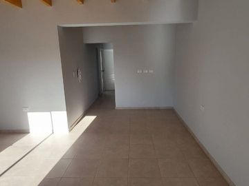 Venta Departamento 2 Habitaciones, 1 Baño, Cochera