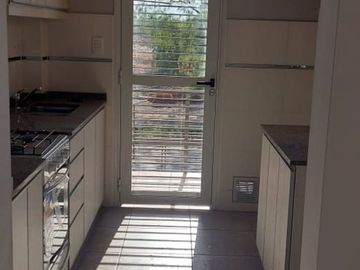 Venta Departamento 2 Habitaciones, 1 Baño, Cochera