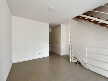 DPTO. LOFT 2 amb VENTA. Terraza propia, balcón.