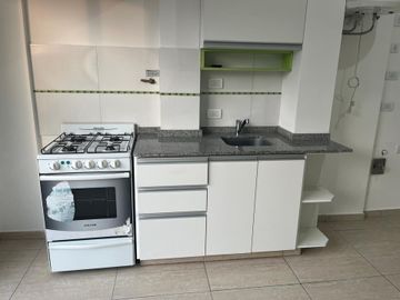 VENTA CASEROS AMPLIO MONOAMBIENTE BAJAS EXPENSAS