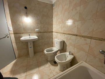 VENTA 1 AMBIENTE. BAJAS EXPENSAS. MUY LUMINOSO