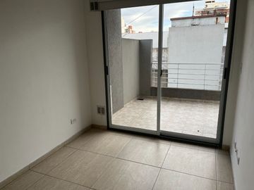 VENTA 2 AMBIENTES CON BALCÓN. POSIB DE FINANCIAR.