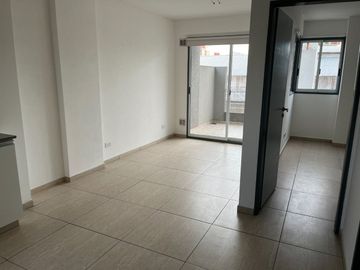 VENTA 2 AMBIENTES CON BALCÓN. POSIB DE FINANCIAR.