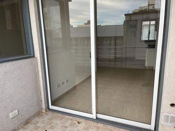 VENTA 2 AMBIENTES CON BALCÓN. POSIB DE FINANCIAR.