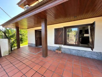 Casa de 7 ambientes y 5 habitaciones venta Ezeiza