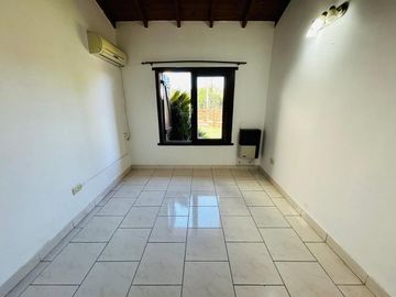 Casa de 7 ambientes y 5 habitaciones venta Ezeiza