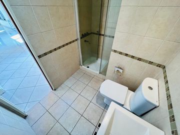 Casa de 7 ambientes y 5 habitaciones venta Ezeiza