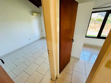 Casa de 7 ambientes y 5 habitaciones venta Ezeiza