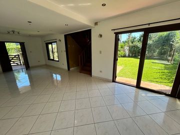 Casa de 7 ambientes y 5 habitaciones venta Ezeiza