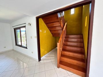 Casa de 7 ambientes y 5 habitaciones venta Ezeiza