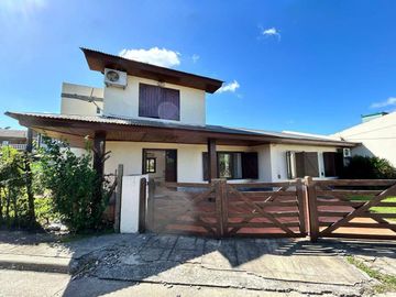 Casa de 7 ambientes y 5 habitaciones venta Ezeiza