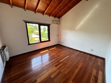 Casa de 7 ambientes y 5 habitaciones venta Ezeiza
