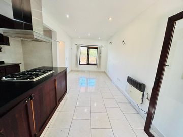 Casa de 7 ambientes y 5 habitaciones venta Ezeiza