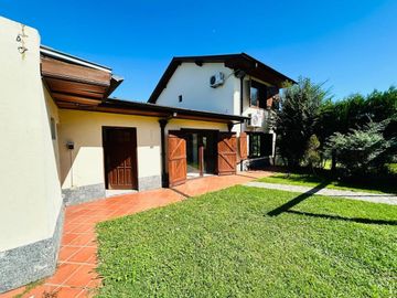 Casa de 7 ambientes y 5 habitaciones venta Ezeiza