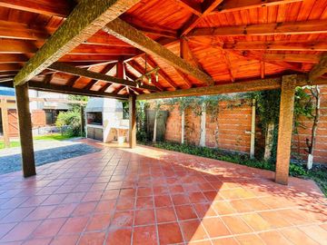 Casa de 7 ambientes y 5 habitaciones venta Ezeiza