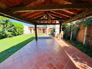 Casa de 7 ambientes y 5 habitaciones venta Ezeiza