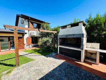 Casa de 7 ambientes y 5 habitaciones venta Ezeiza