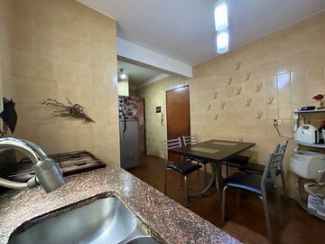 VENTA DEPARTAMENTO 4 AMBIENTES CON COCHERA ALMAGRO