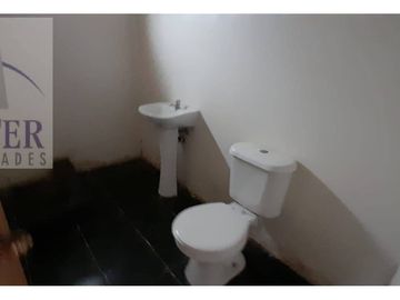 Finster Vende Gran Propiedad Uso Comercial Y Residencial Qui