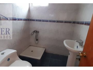 Finster Vende Gran Propiedad Uso Comercial Y Residencial Qui
