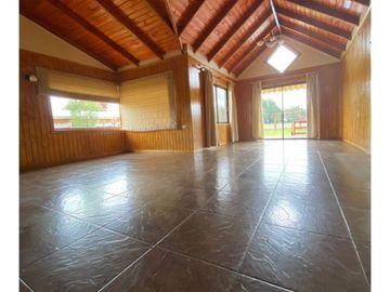 Parela 3,77ha. Con Casa, Bodega, Piscina, Quincho (en Oferta