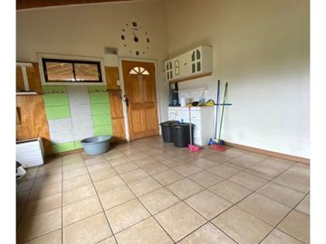 Parela 3,77ha. Con Casa, Bodega, Piscina, Quincho (en Oferta