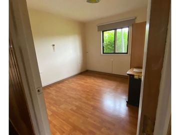 Parela 3,77ha. Con Casa, Bodega, Piscina, Quincho (en Oferta