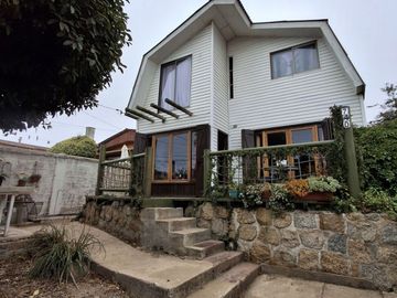 A La Venta Hermosa Casa + Casa Y Cabaña, Con Vista Al Mar En