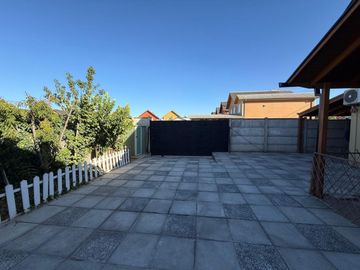 Vendemos Hermosa Casa Esquina En Villa Bicentenario