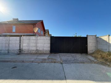 Vendemos Hermosa Casa Esquina En Villa Bicentenario