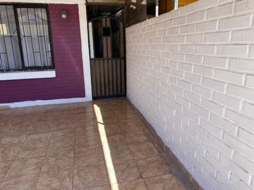 Catenaria Propiedades Vende En Sector Villa Los Héroes - Mai