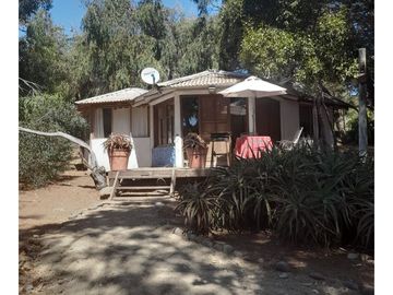 Parcela Con Casa Priincipal Y Cabañas