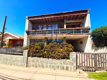 Finster Vende Espectacular Casa Frente Hotel Yachting Quinte