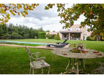 Casa En Venta Condominio Alto Huilquilemu, Talca.