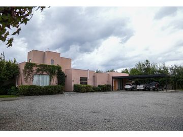Casa En Venta Condominio Alto Huilquilemu, Talca.
