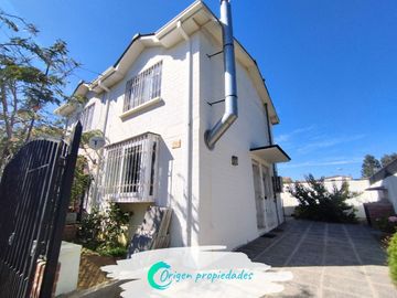 Renovada Casa Familiar En Altos De Zañartu - El Quisco