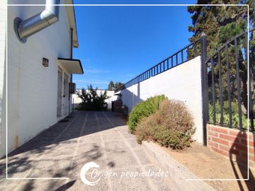 Renovada Casa Familiar En Altos De Zañartu - El Quisco