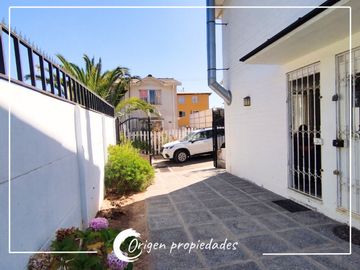 Renovada Casa Familiar En Altos De Zañartu - El Quisco