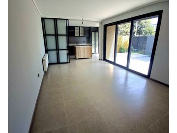 Remodelada / Arizona / Cleveland